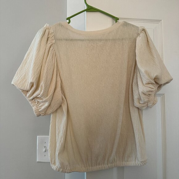 ASTR Puff Sleeve Blouse - Picture 4 of 5